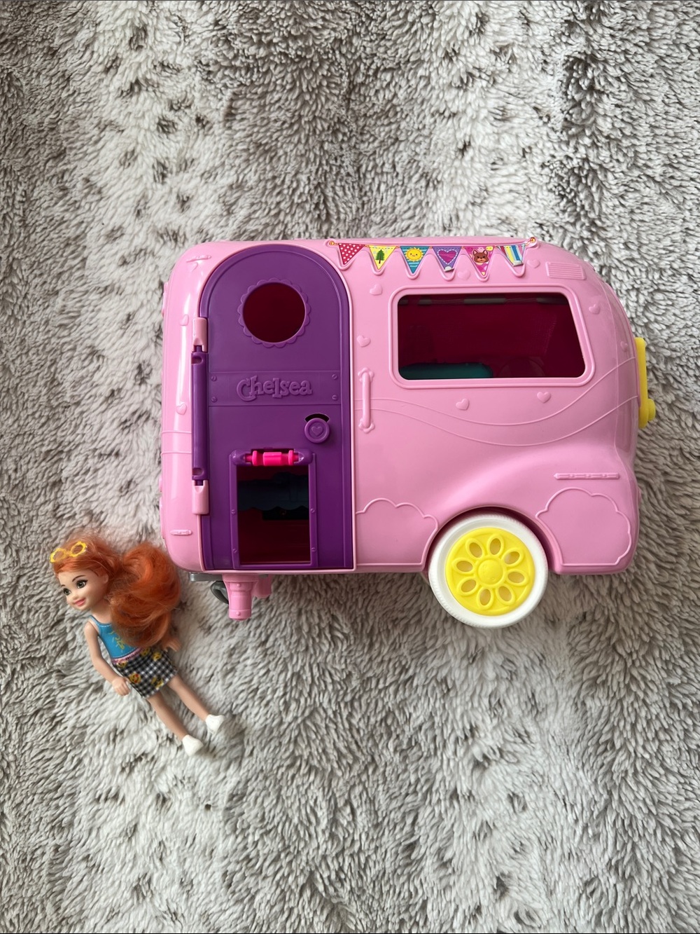Mattel Barbie Club Chelsea 2-in-1 Camper playset